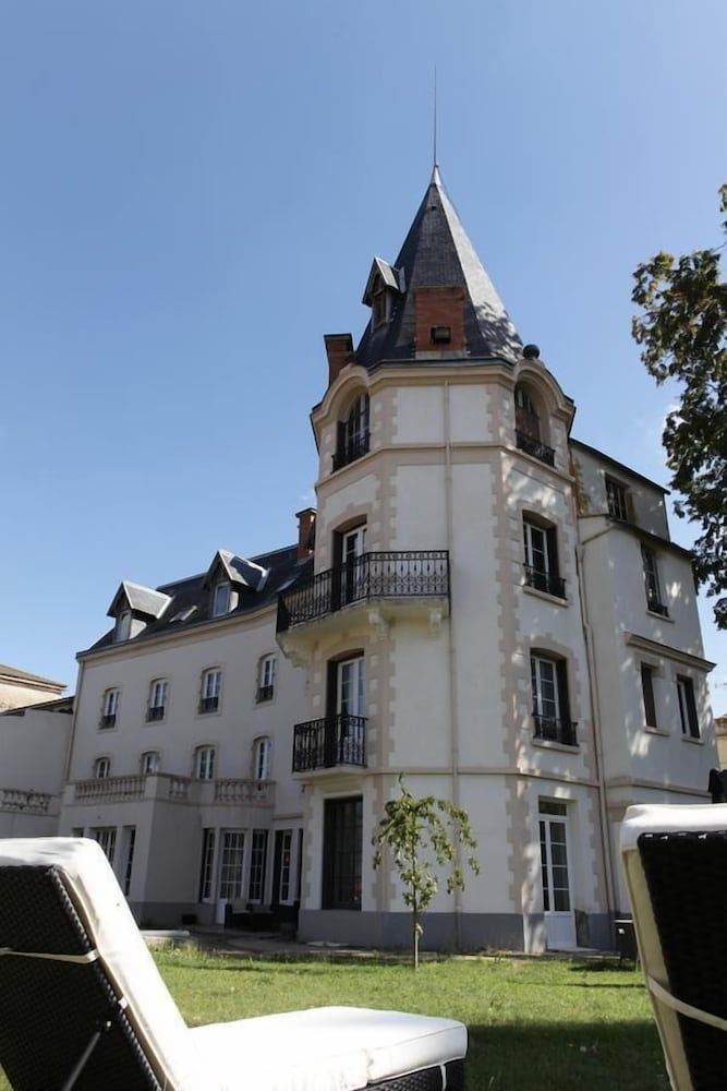 Chateau les 4 saisons -1 estrelas em Saint-Cirgues-sur-Couze