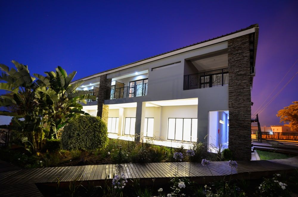 Serurubele Boutique Hotel -1 estrellas en Bosbokrand