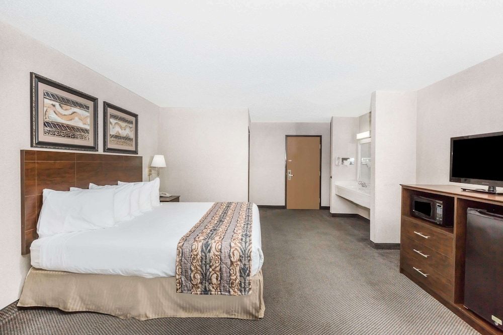 Baymont by Wyndham LeMars 3