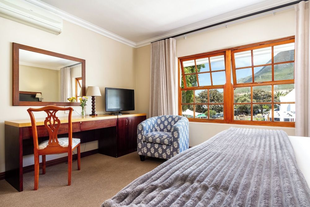 Noordhoek Village Hotel 3