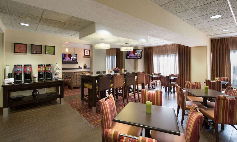 Hampton Inn Gainesville 2