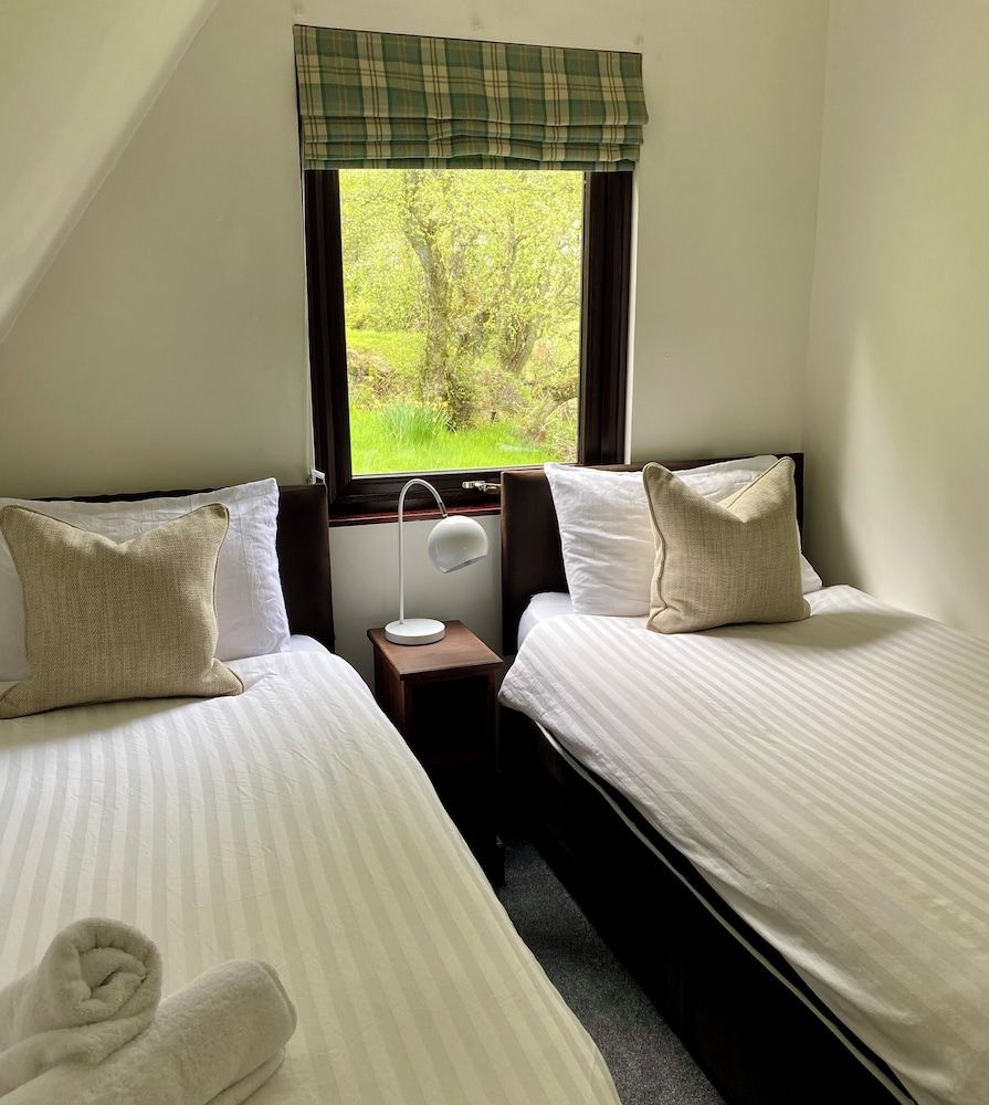 Glen Lodges 3