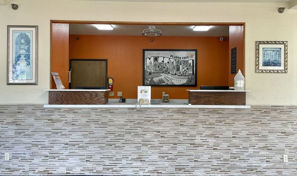 Super 8 by Wyndham Platte City Kansas City Area Airport 2