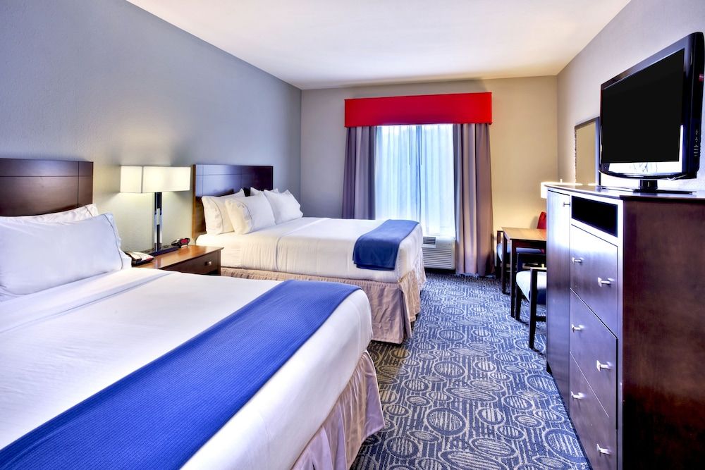 Holiday Inn Express & Suites Oak Ridge by IHG 2