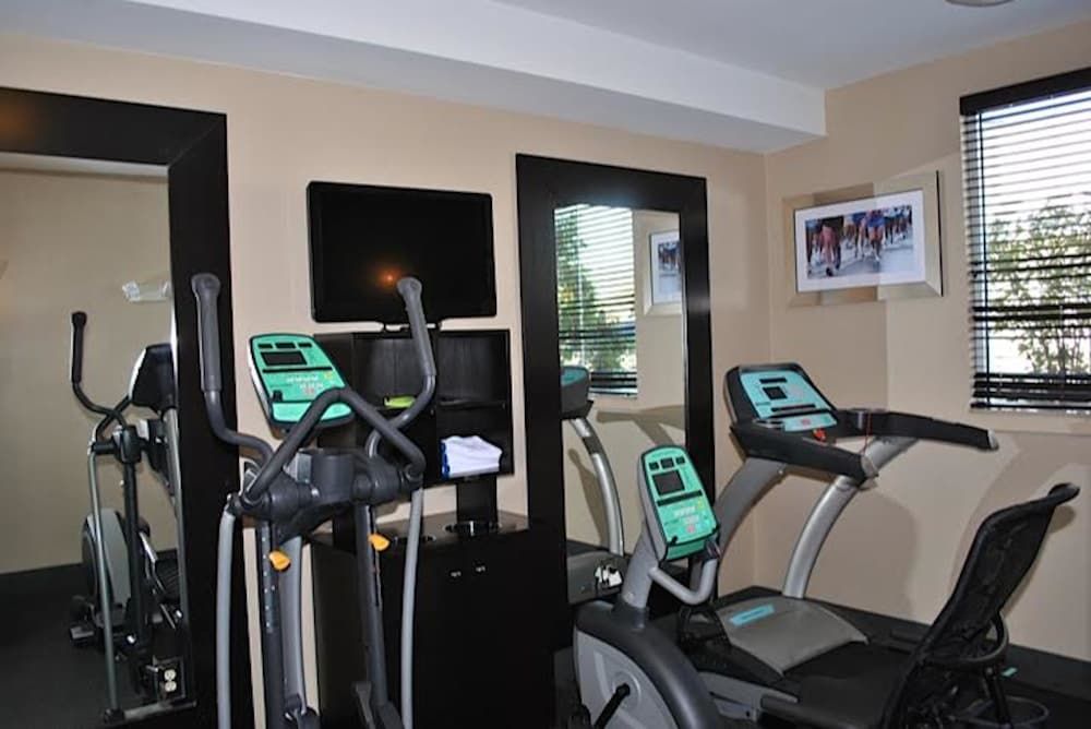 Holiday Inn Express Pittsburgh East - Mall Area by IHG 2 estrellas en Munhall