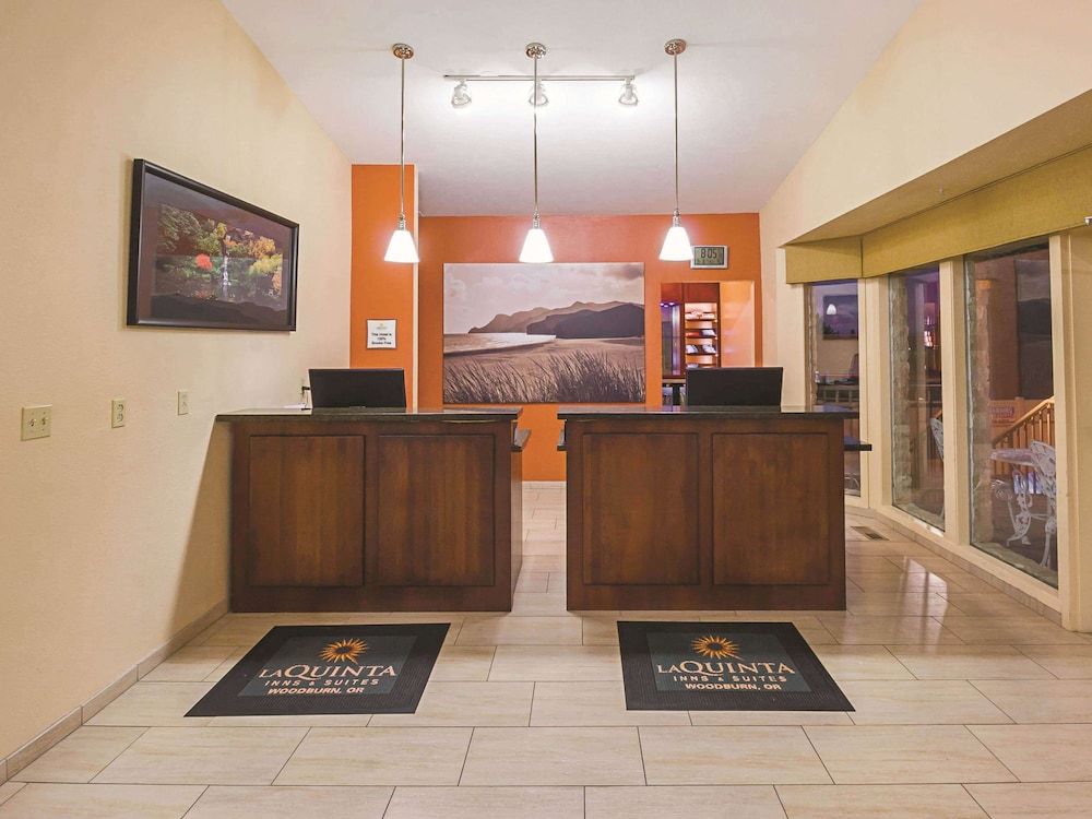 La Quinta Inn & Suites by Wyndham Woodburn 3