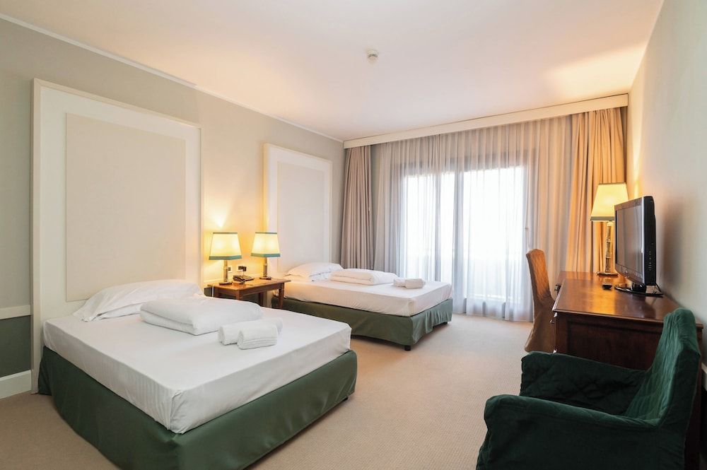 Blue Dream Hotel 3