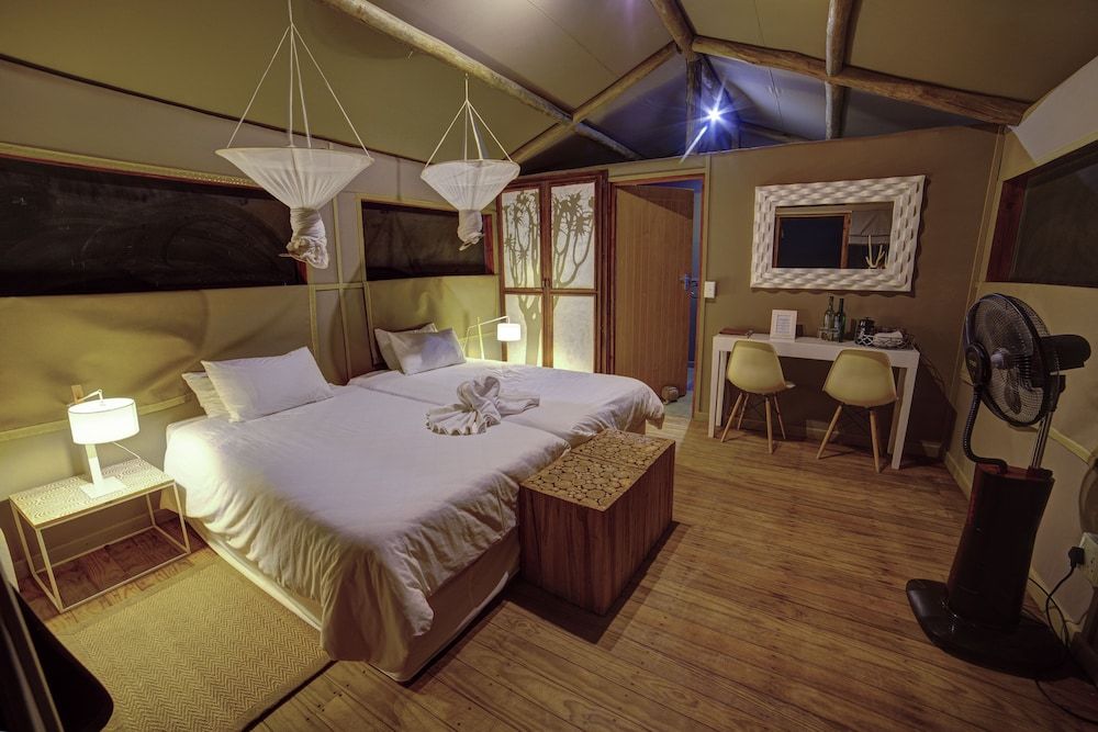 Kanaan N/a'an ku sê Desert Retreat 3