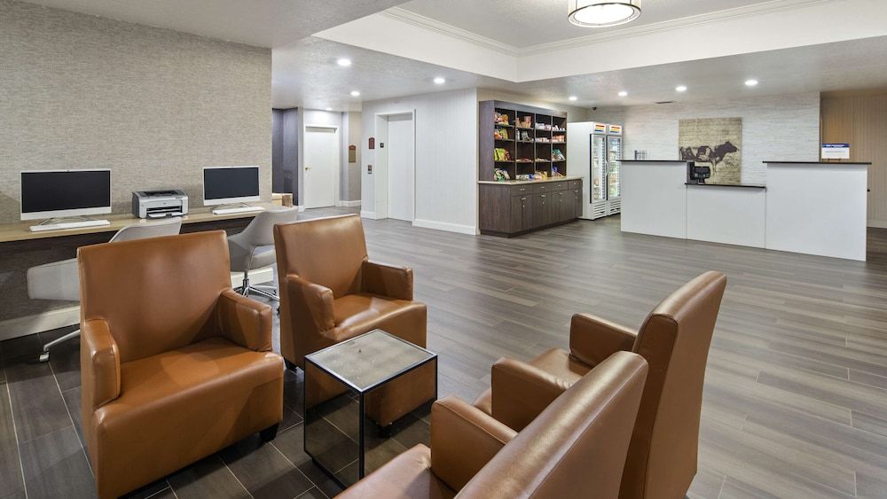 Best Western Heritage Inn & Suites 2