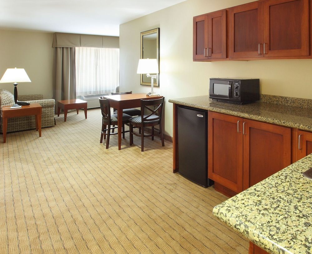 Holiday Inn Express Inn & Suites Searcy by IHG 3