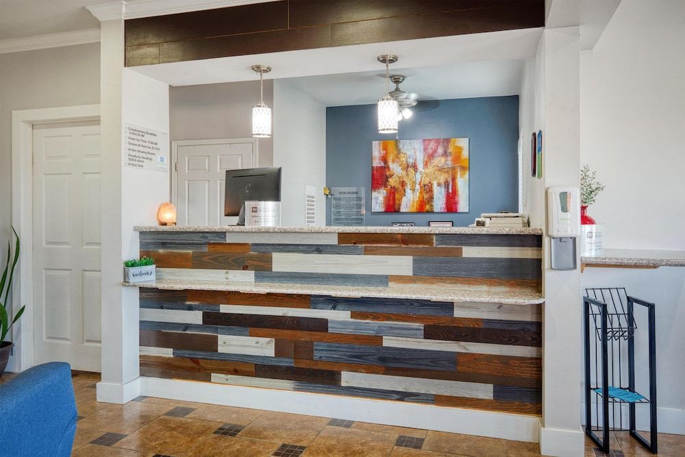 SureStay Hotel by Best Western Terrell 3