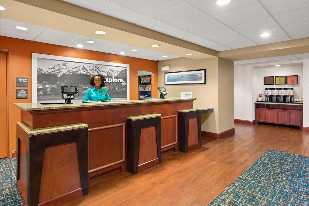 Hampton Inn & Suites Burlington 3