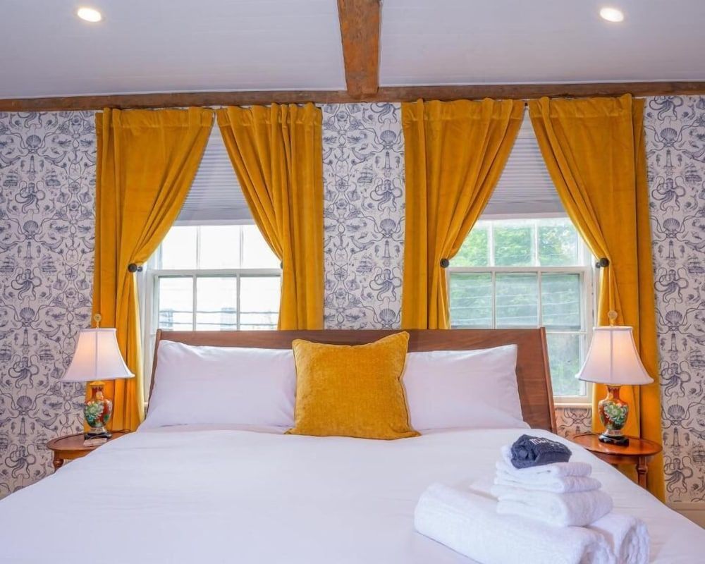 Sally Webster Inn 3