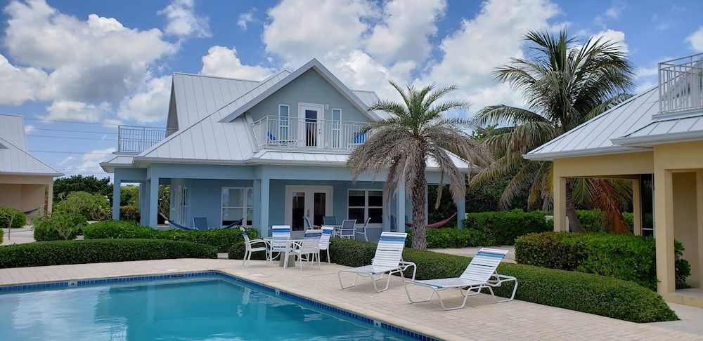 Cayman Luxury Rentals at Ocean Paradise 3