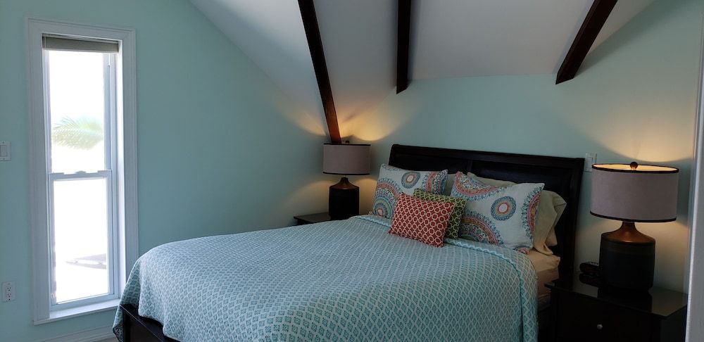 Cayman Luxury Rentals at Ocean Paradise 2