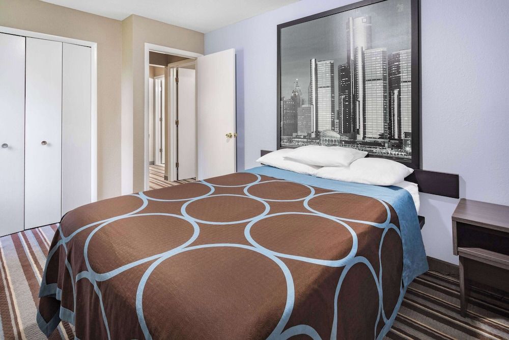 Super 8 by Wyndham Marysville/Port Huron Area 3