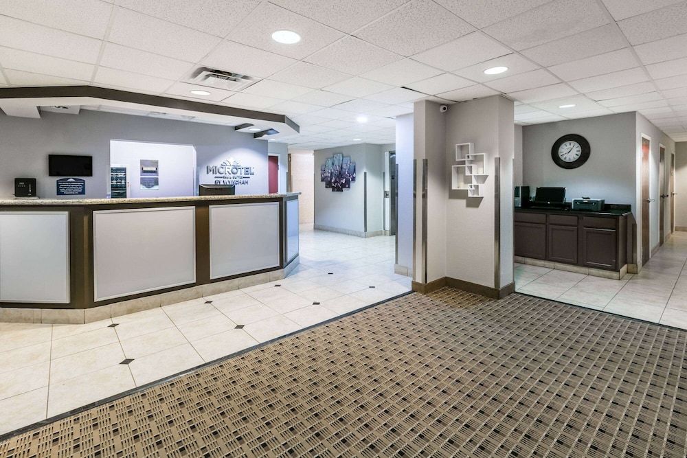 Microtel Inn & Suites by Wyndham Scott/Lafayette 2