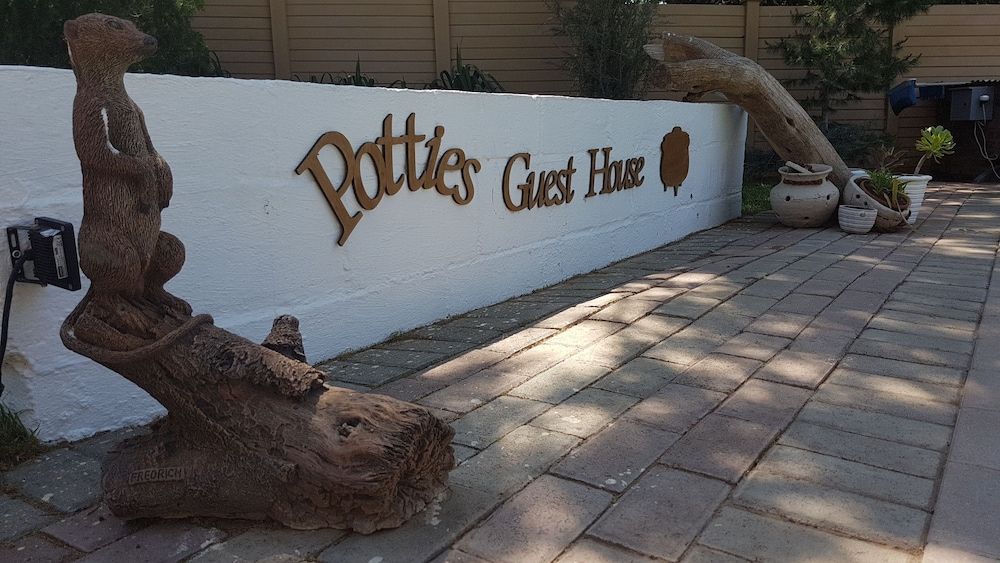 Potties Guest House 2
