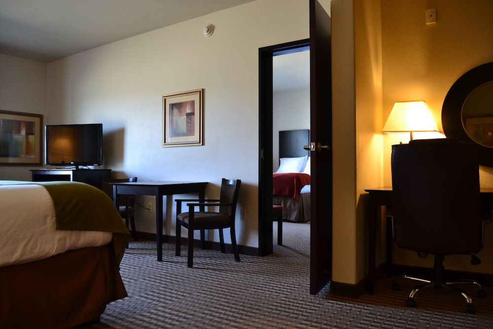 Holiday Inn Express Heber Springs by IHG 2