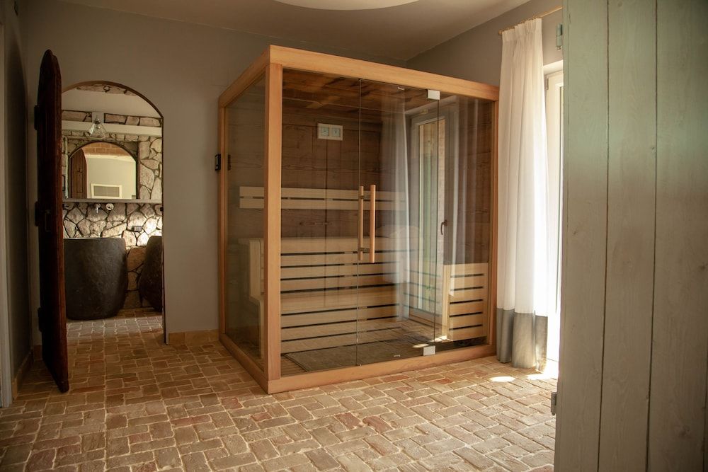 B.O. Spa Suite 3