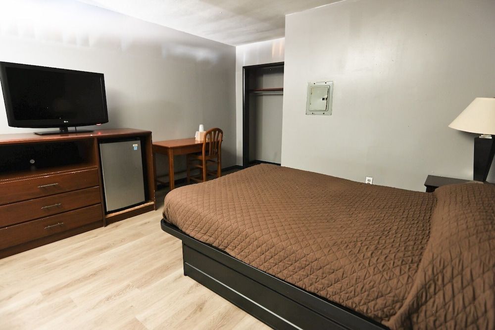 Budget Inn and Suites 3