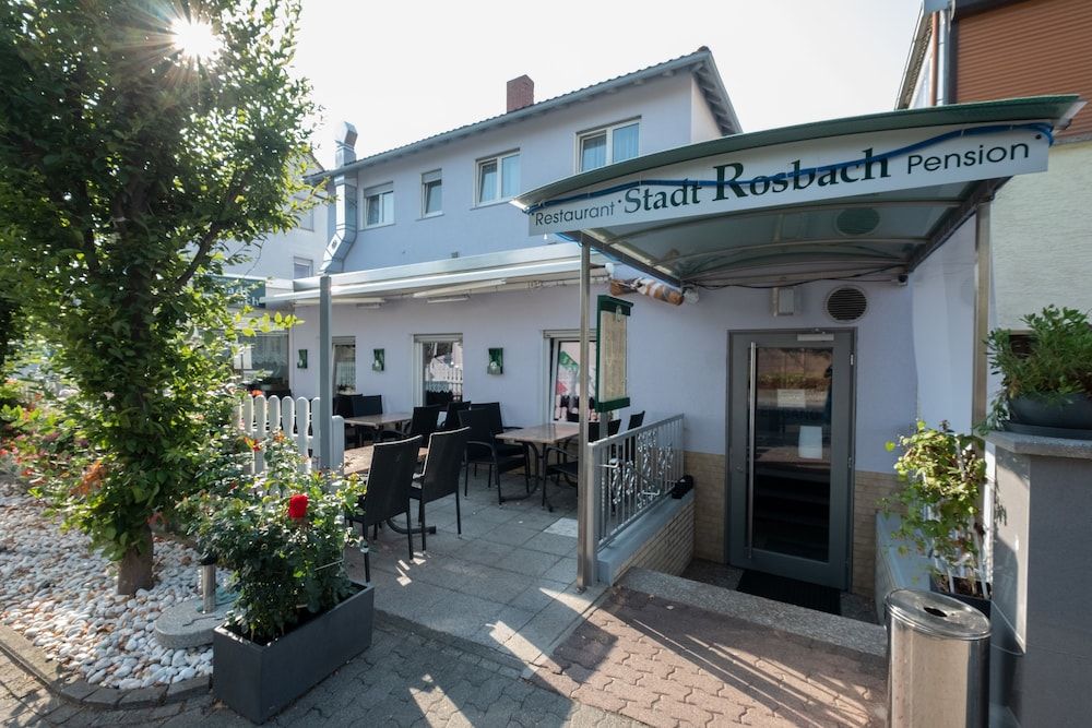 Schnitzelhaus und Pension Stadt Rosbach -1 estrellas en Rosbach vor der Höhe