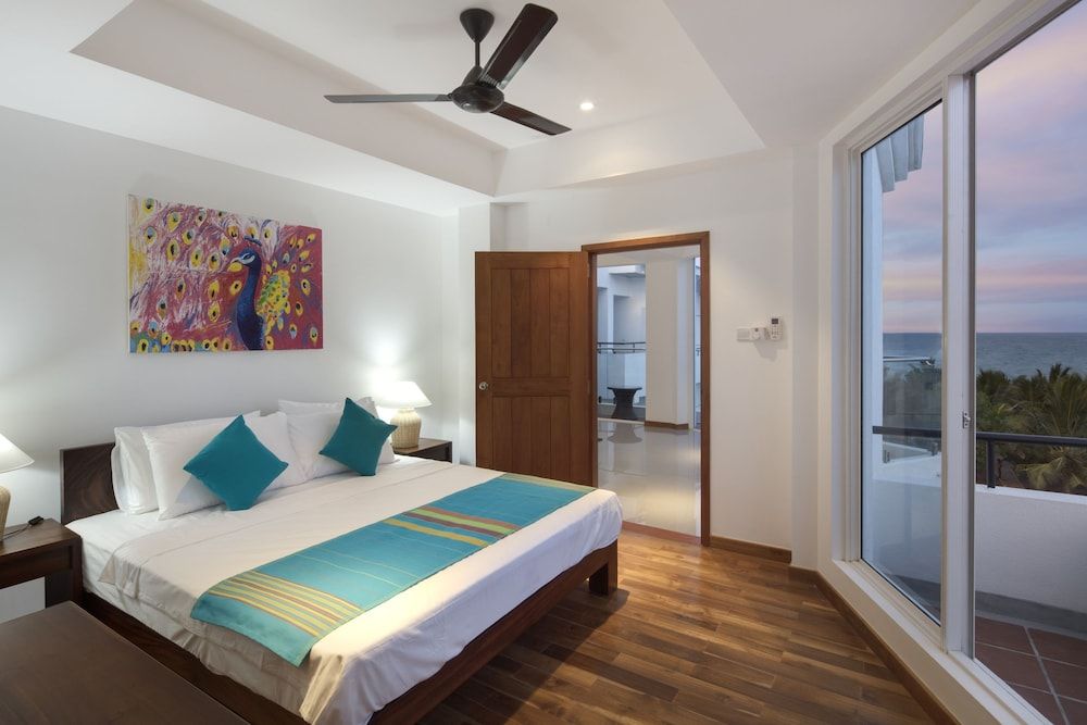 CASAMIA Oceanfront Condo Nilaveli 3