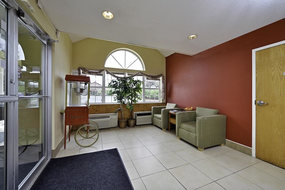 Americas Best Value Inn East Syracuse 3