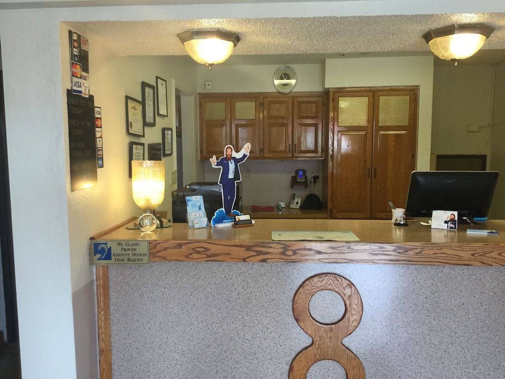 Super 8 by Wyndham New Castle 3
