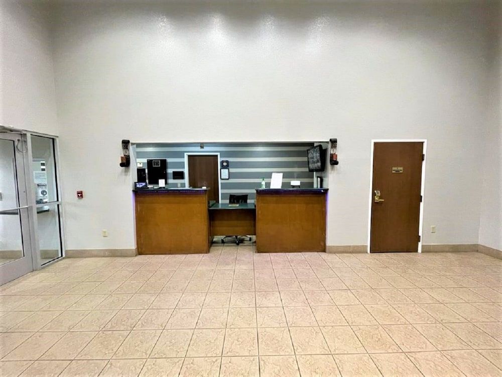Star City Inn & Suites 2