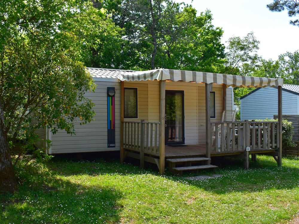 Camping Les Pins de Sel -1 estrelas em Saint-Augustin