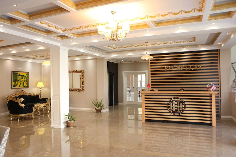 Hotel Holiday 3