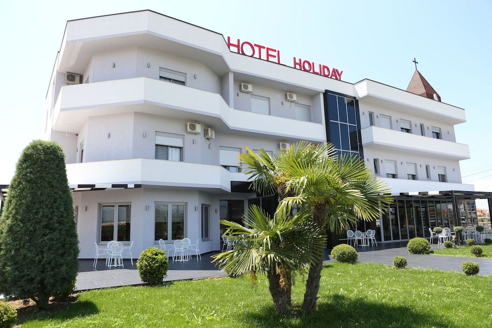Hotel Holiday 4 estrellas en Koplik