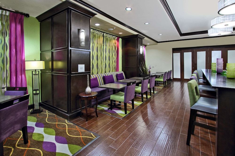 Hampton Inn Beeville 3