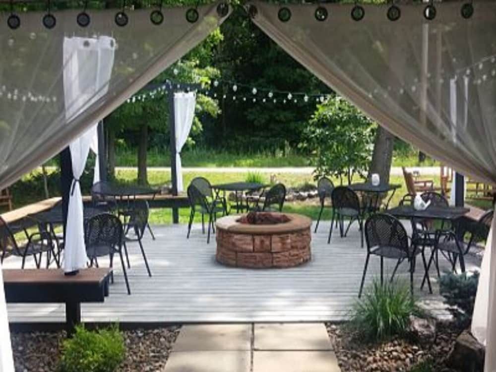 Deer Creek Winery at Brooks Estate -1 estrellas en Shippenville
