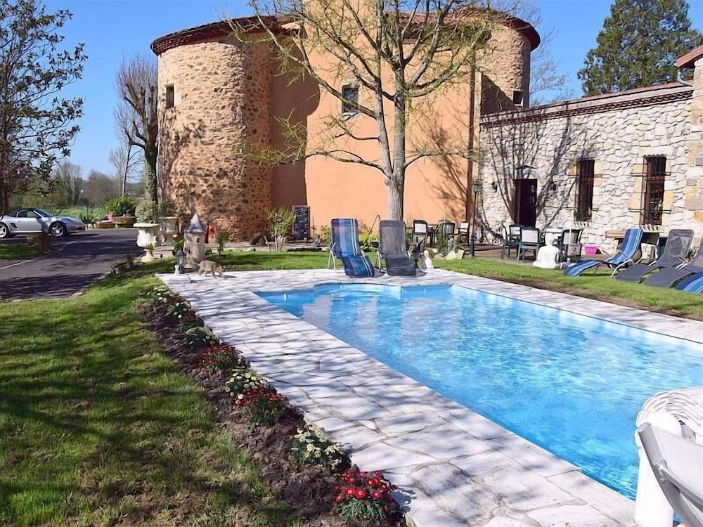 Château des Aiguilles -1 estrellas en Saint-Rémy-de-Chargnat