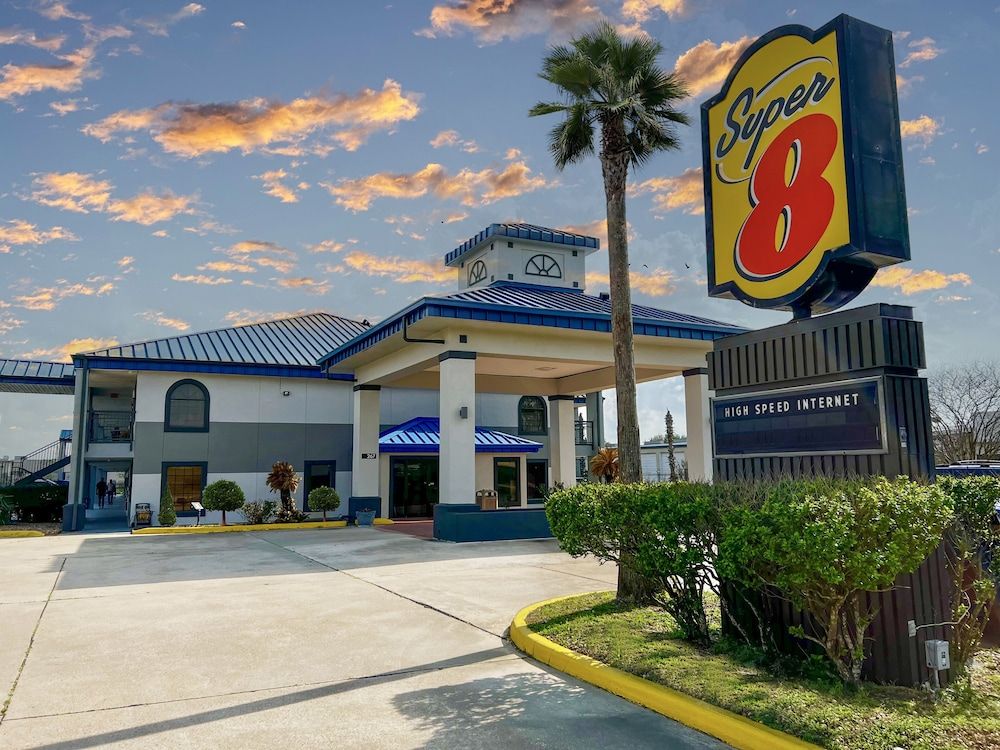 Super 8 by Wyndham Sealy 2 estrellas en Sealy