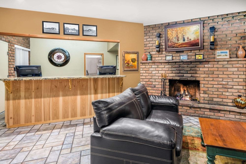 Days Inn by Wyndham Show Low 3