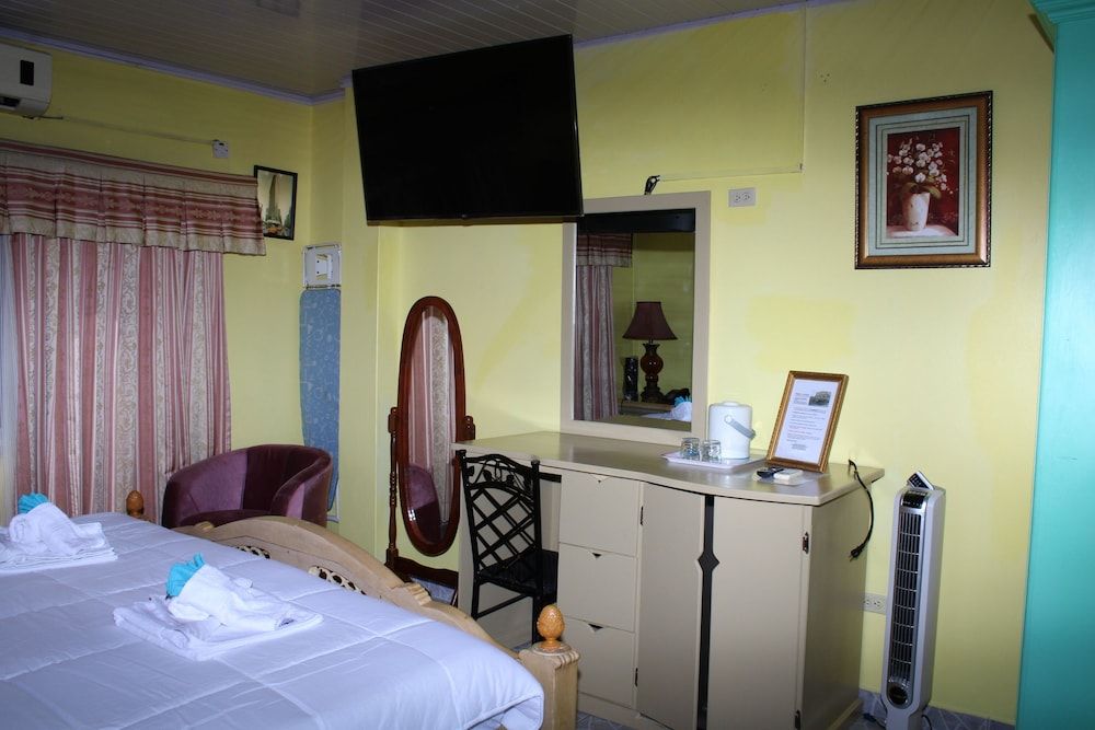 Quality Inn Suites, Guyana 3