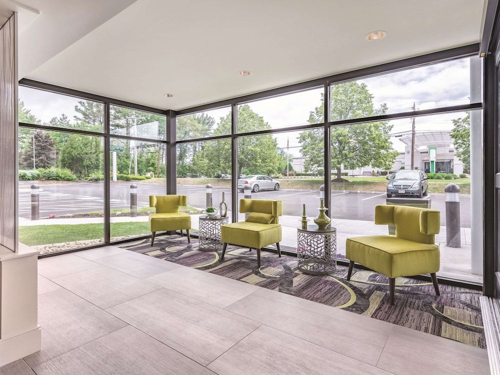 La Quinta Inn & Suites by Wyndham Salem NH 3