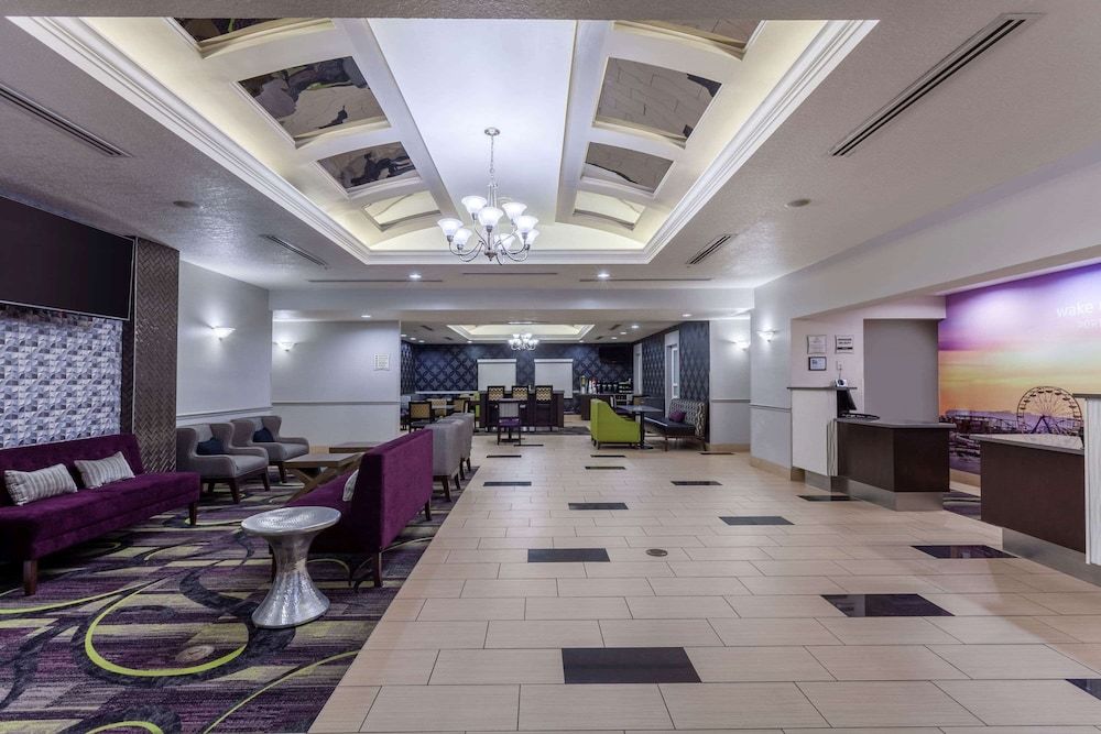 La Quinta Inn & Suites by Wyndham Port Orange / Daytona 3
