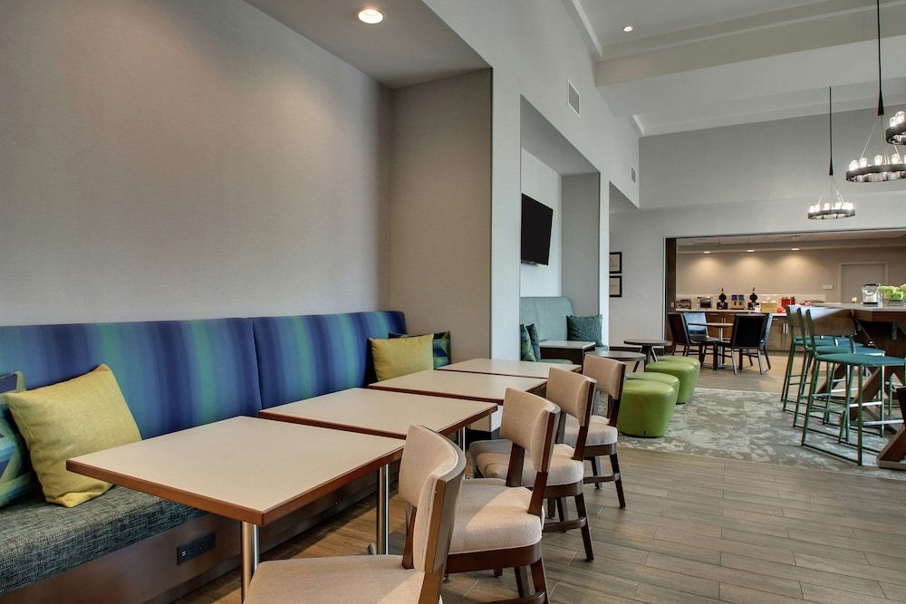 Hampton Inn & Suites Southport 2