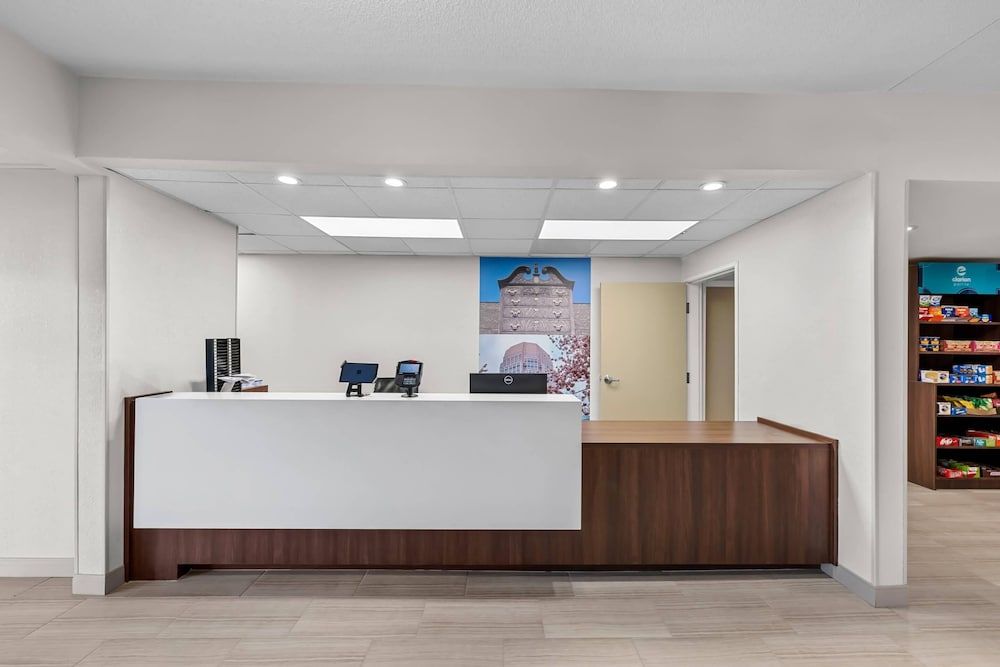 Clarion Pointe 3