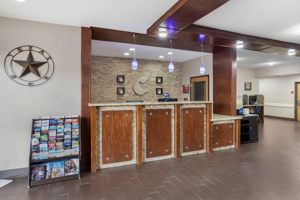 Comfort Suites Brenham 3