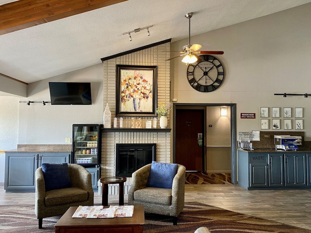 AmericInn by Wyndham New Richmond 2