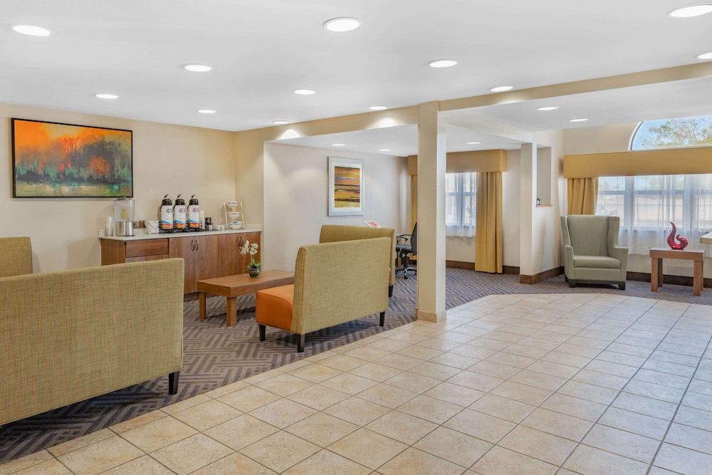 Baymont Inn by Wyndham Farmington 2