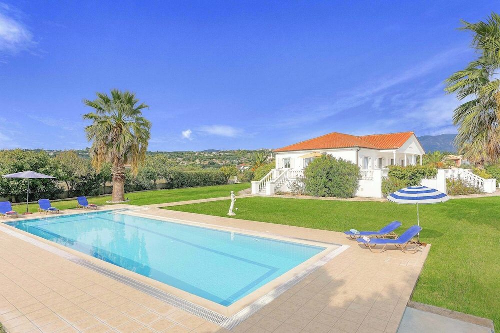 Villa Polymnia -1 estrellas en Kaligata
