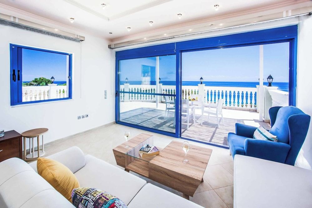 Villa Azure -1 estrellas en Spathíon