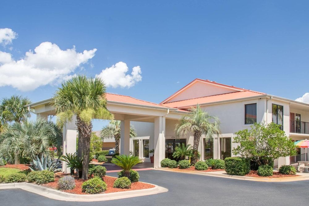 Days Inn & Suites by Wyndham Navarre - near Beaches/Hurlburt 3 estrelas em Navarre