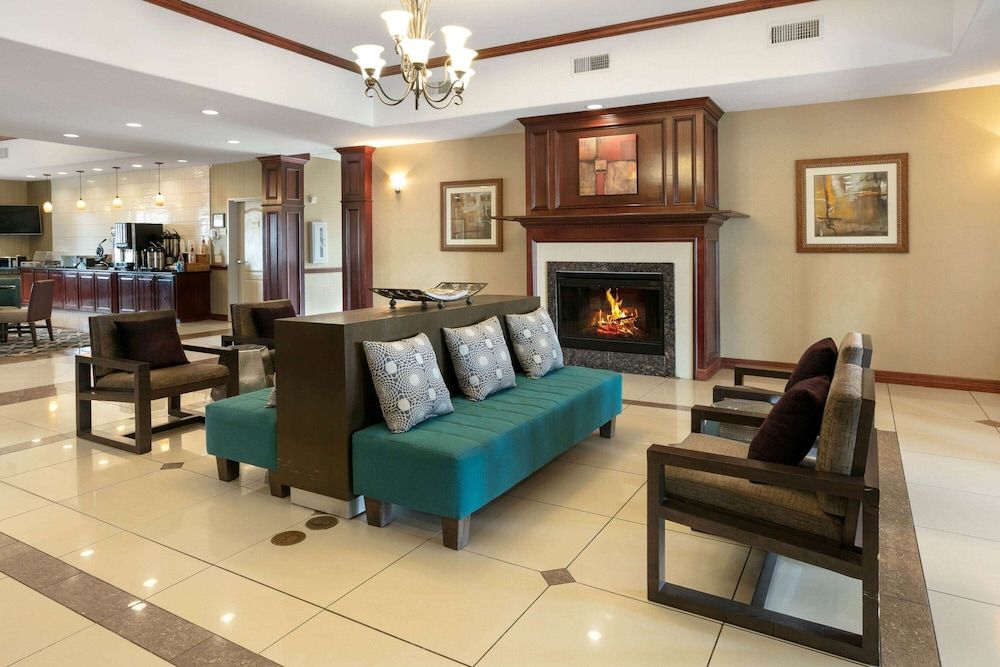 La Quinta Inn & Suites by Wyndham Lindale 2